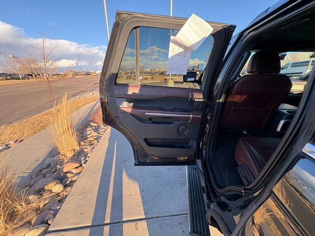Used 2024 Ford Expedition Limited image 23