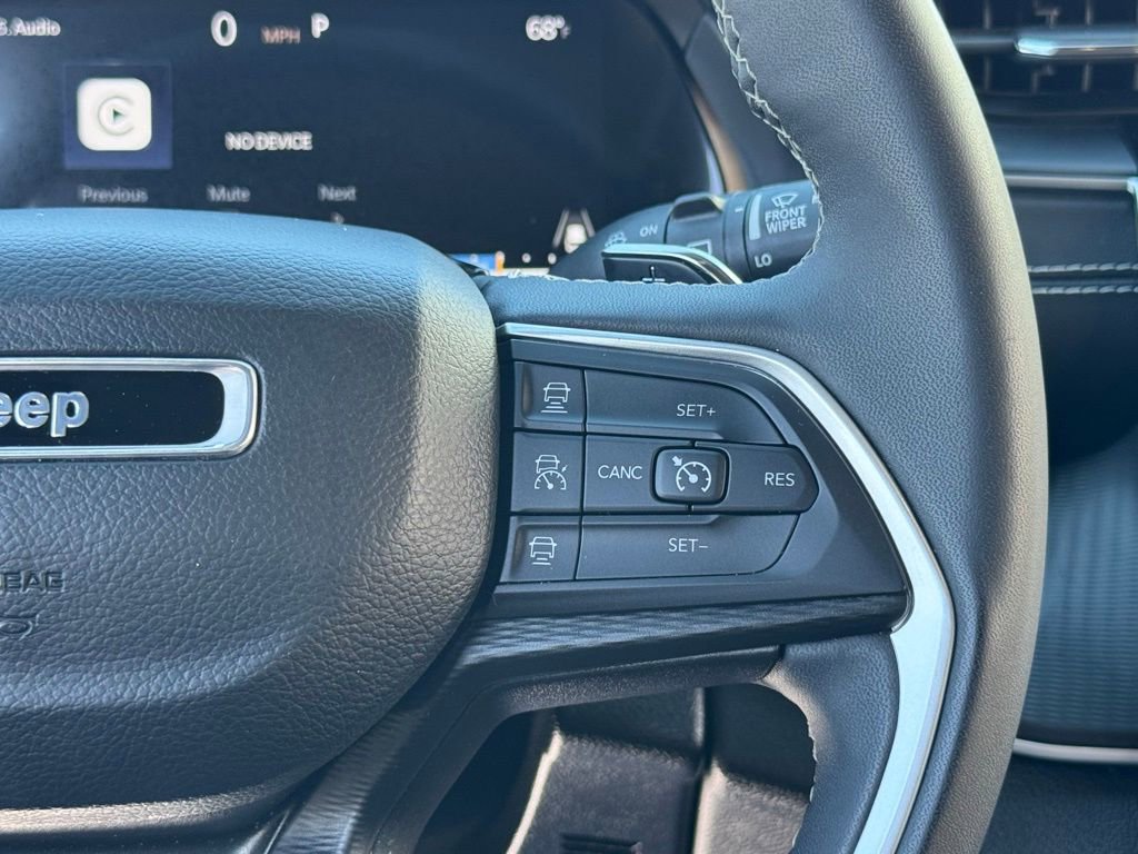 Used 2024 Jeep Grand Cherokee Altitude image 17