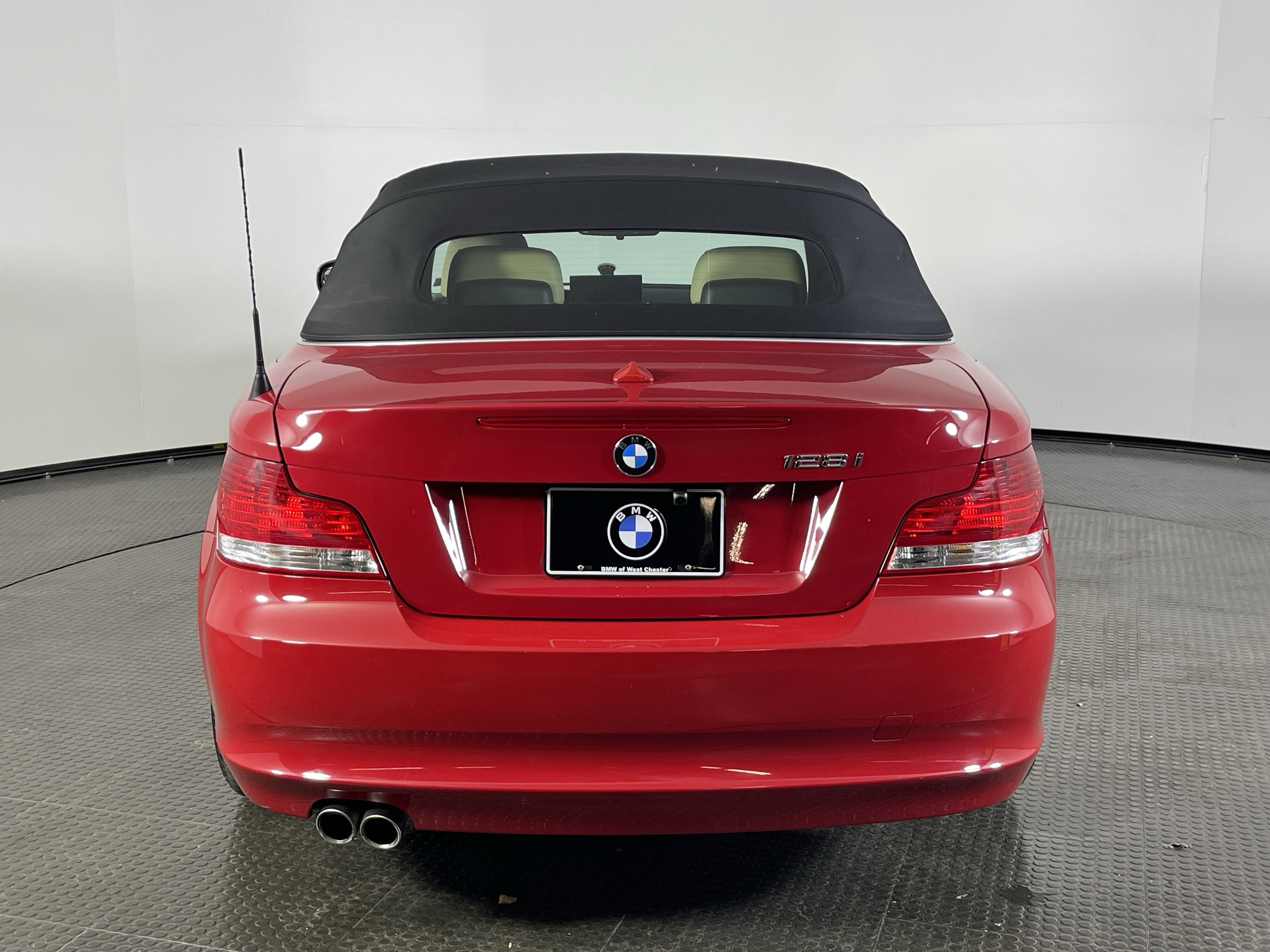 Used 2011 BMW 128i Convertible image 9