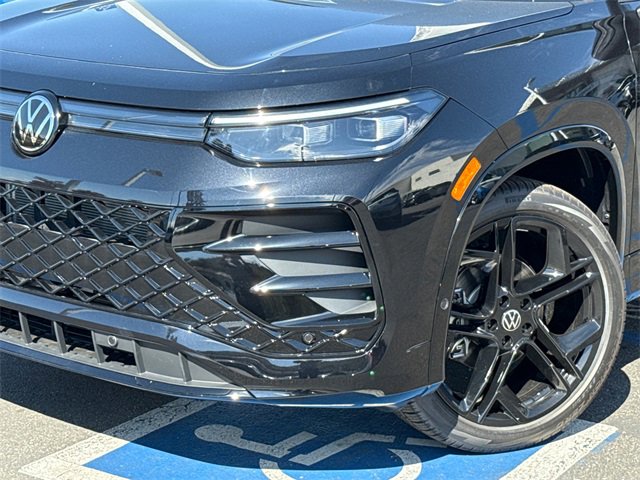 New 2026 Volkswagen Tiguan SE R-Line image 8
