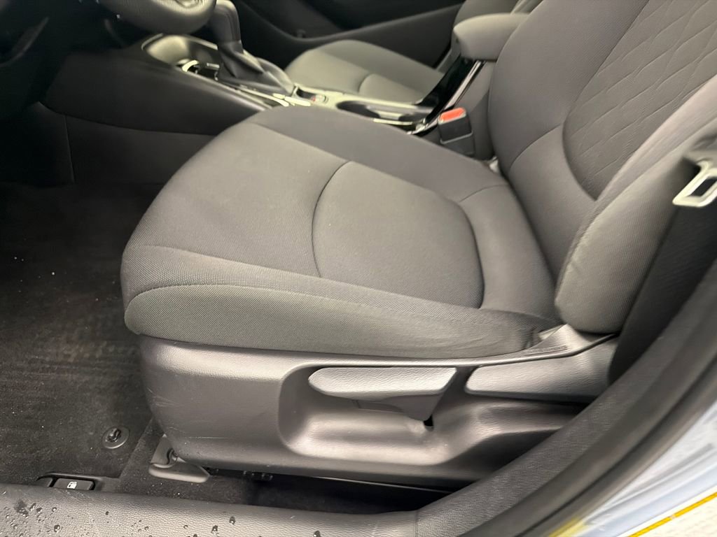 Used 2022 Toyota Corolla LE image 10
