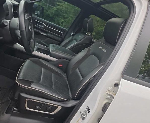 Used 2023 RAM 1500 Laramie AWD/4WD image 2