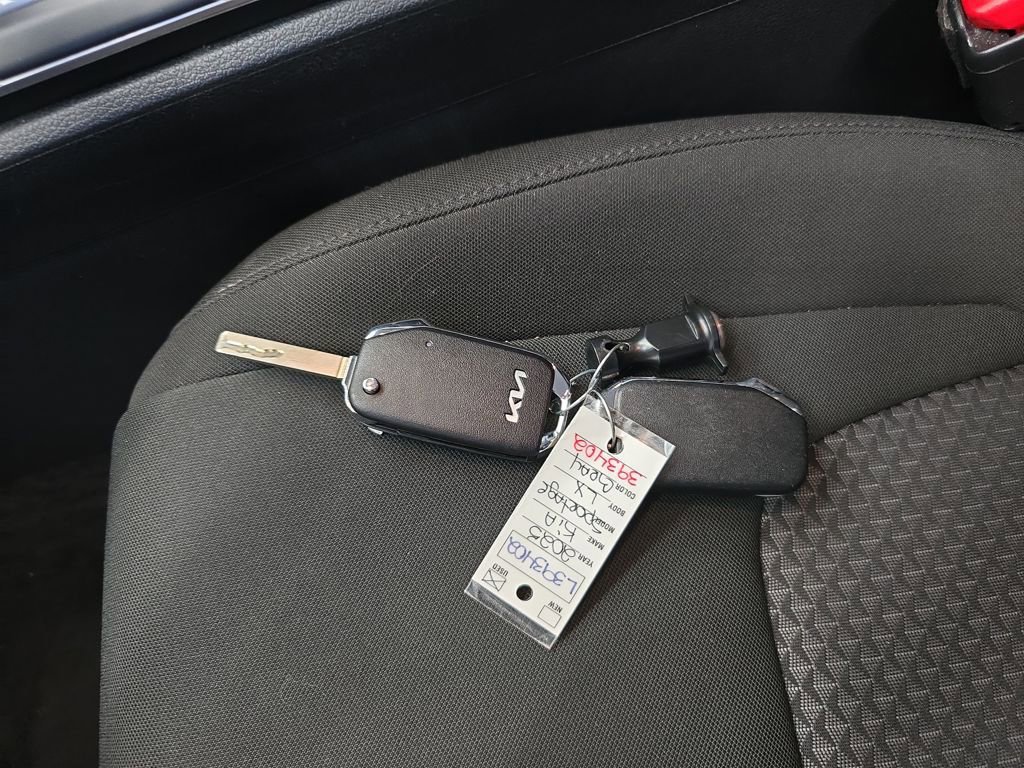 Certified 2025 Kia Sportage LX image 37