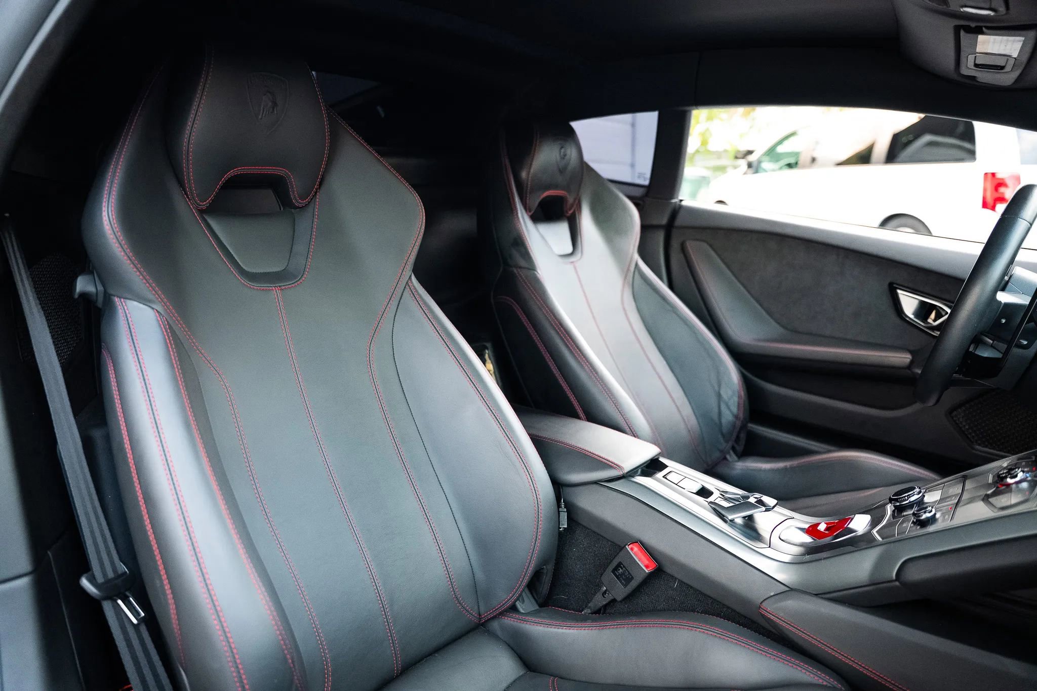 Used 2015 Lamborghini Huracan LP 610-4 AWD/4WD image 39