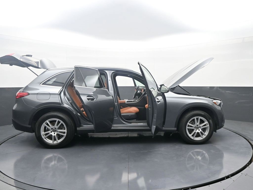 Used 2023 Mercedes-Benz GLC 300 4MATIC image 44