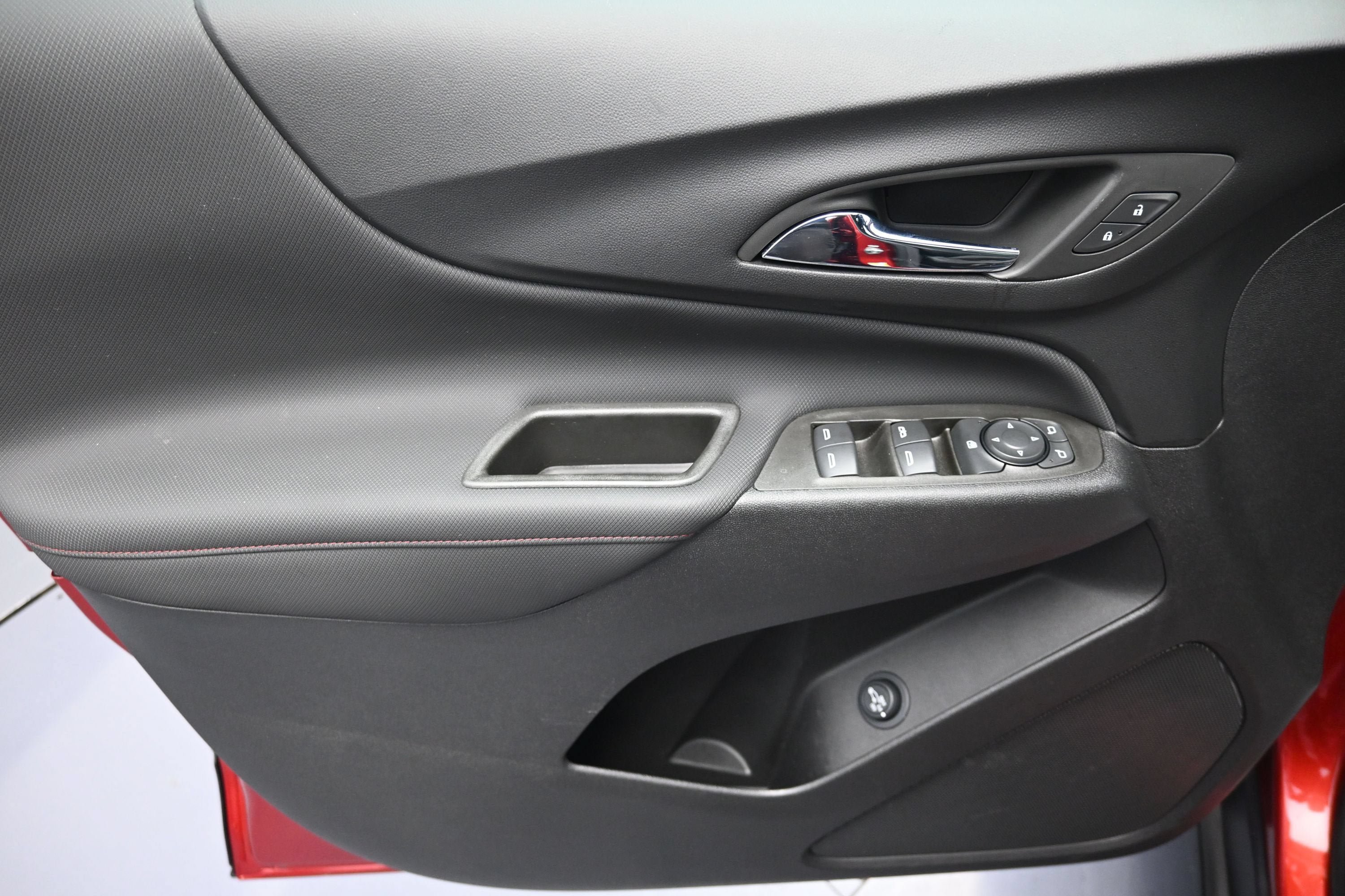 Certified 2023 Chevrolet Equinox RS FWD image 24