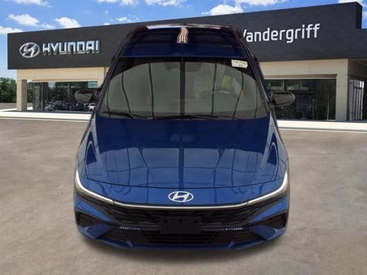 Used 2025 Hyundai Elantra Sport FWD image 2