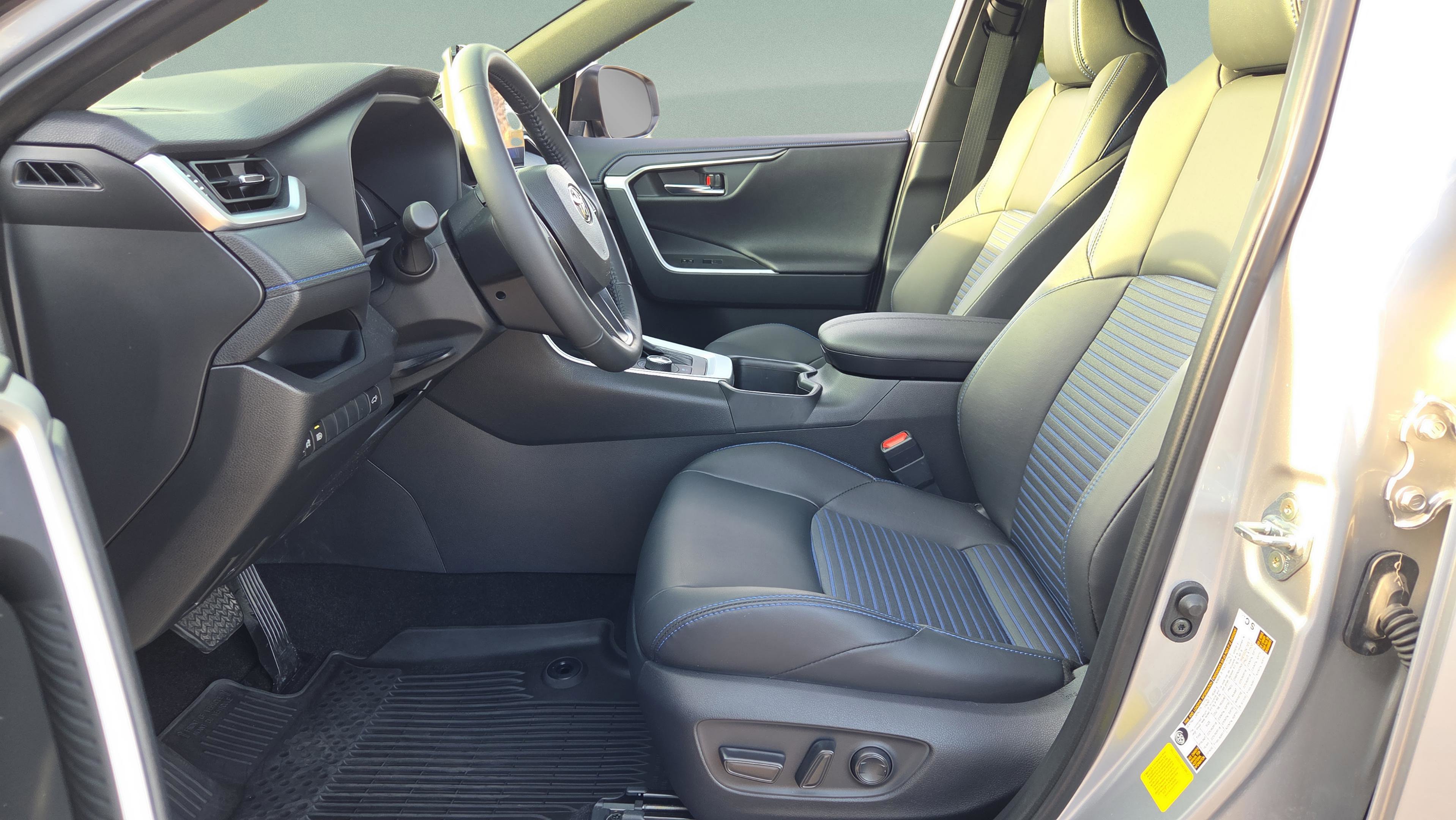 Certified 2025 Toyota RAV4 XSE image 16