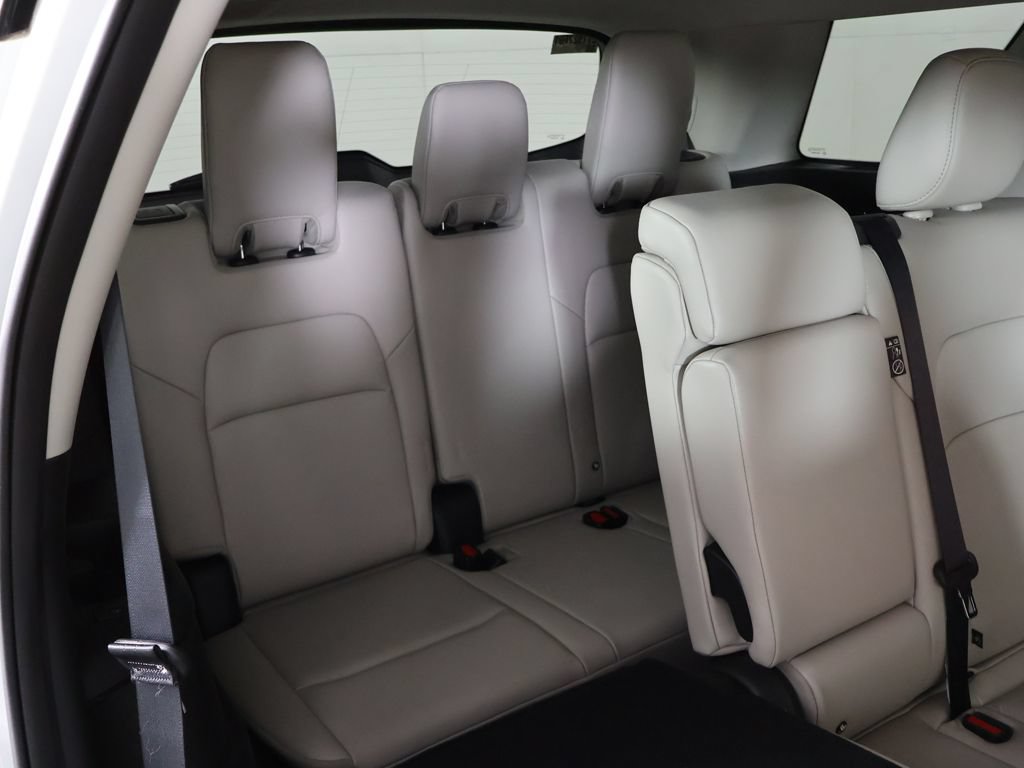 Used 2023 Nissan Pathfinder SL AWD/4WD image 34