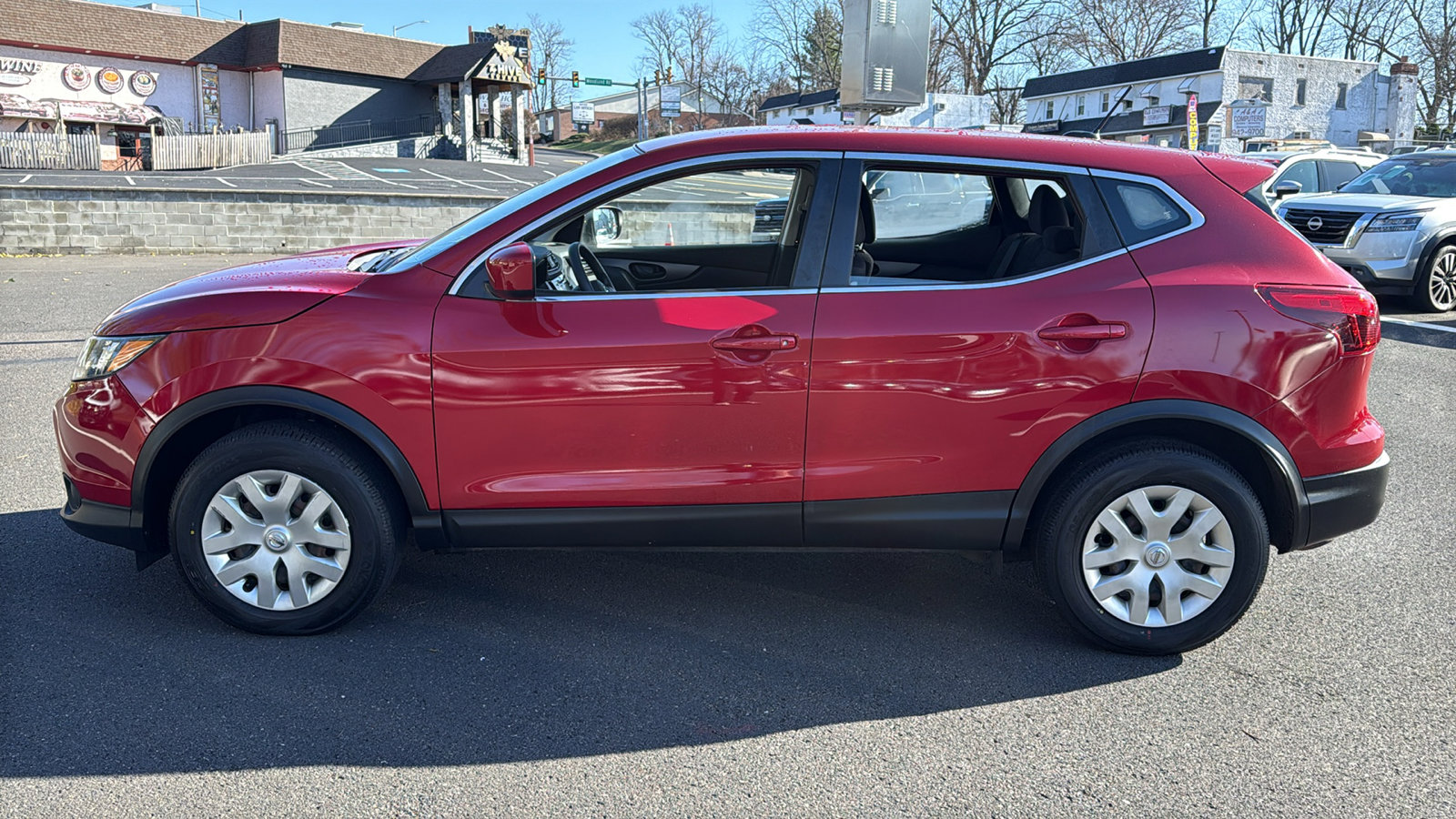 Used 2018 Nissan Rogue Sport S image 4
