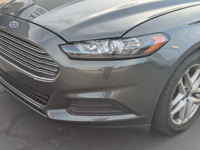 Used 2016 Ford Fusion SE image 11