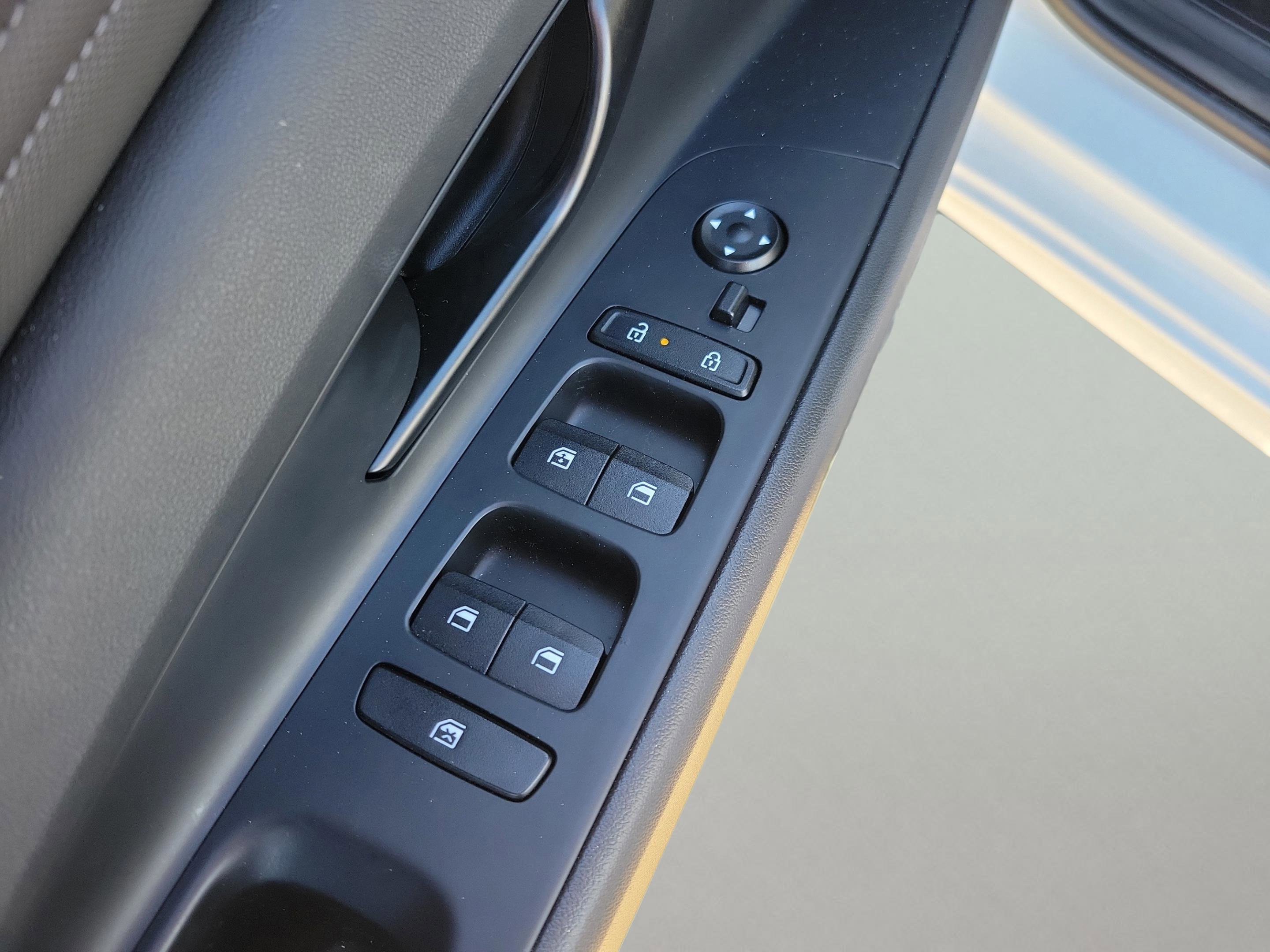 Certified 2025 Hyundai Elantra Sport image 13