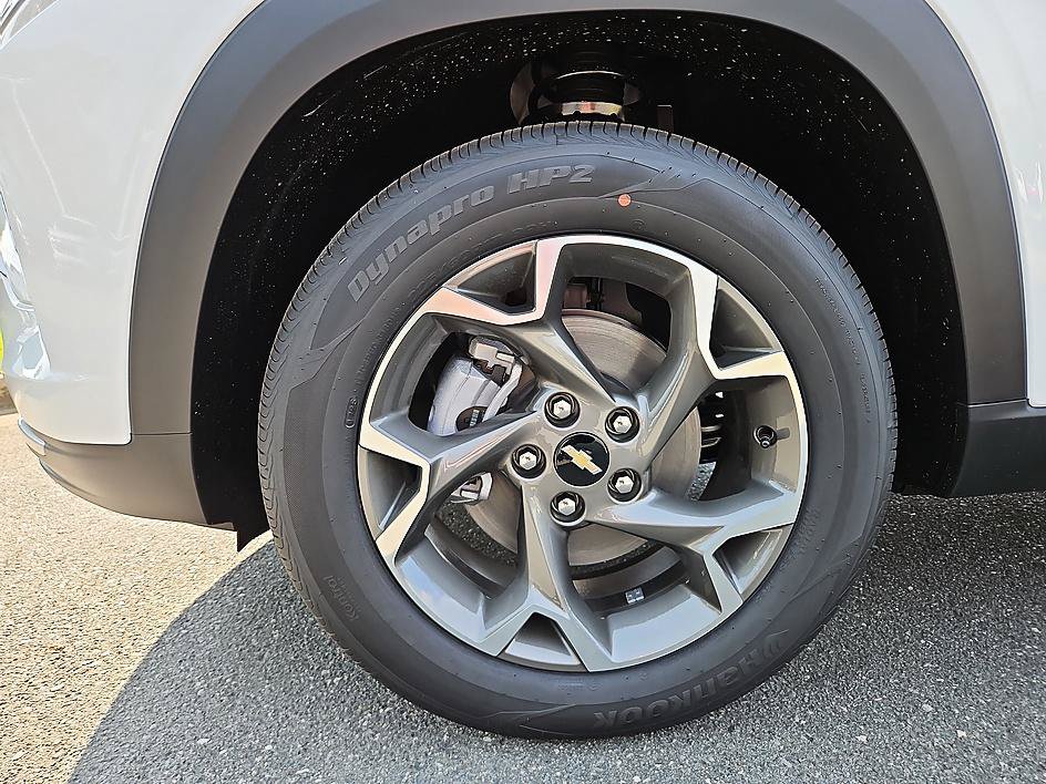 New 2026 Chevrolet Trax LT FWD image 8