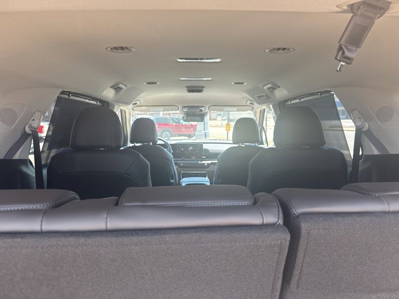 New 2026 Kia Carnival EX image 12