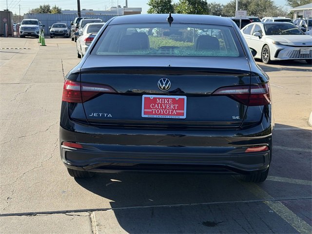 Used 2024 Volkswagen Jetta SE image 6