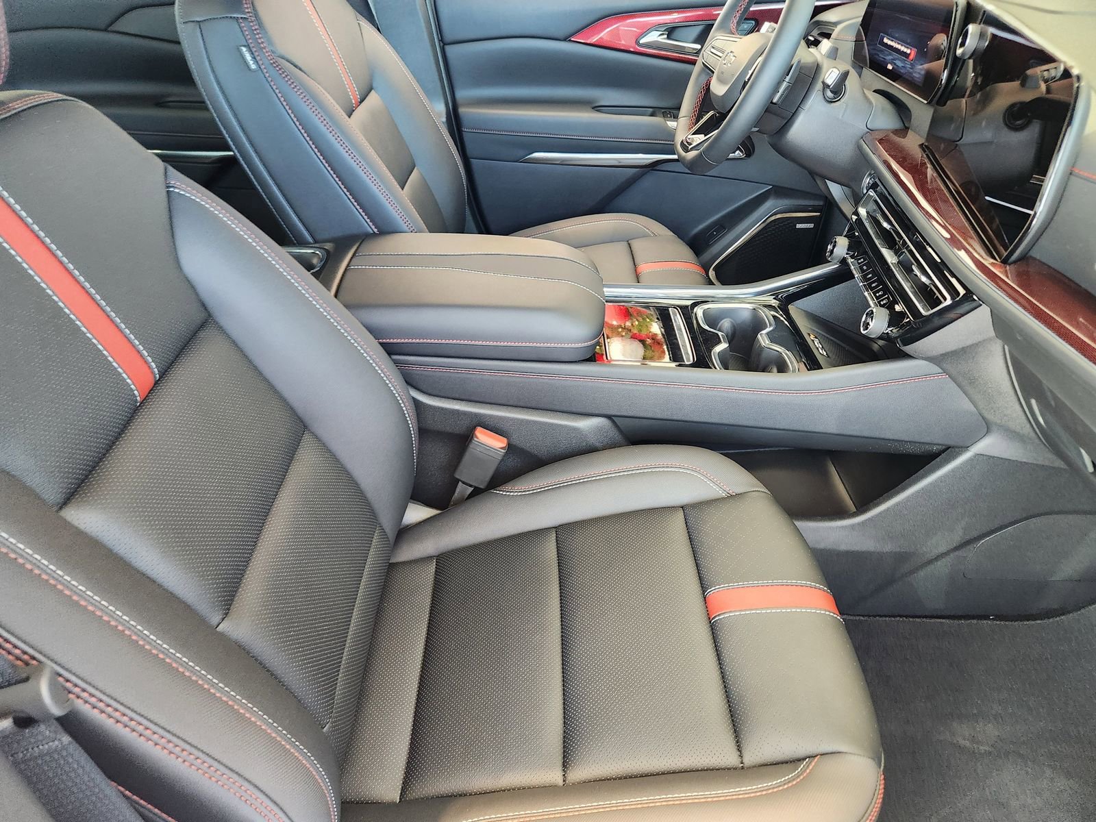 New 2026 Chevrolet Traverse RS image 14