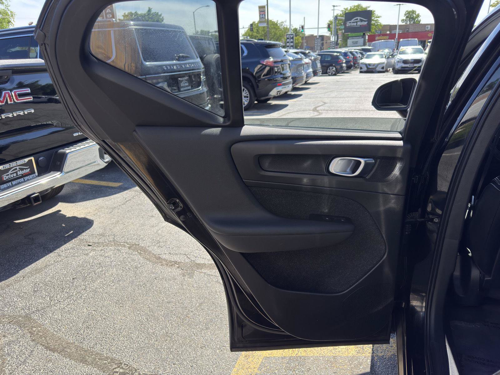 Used 2021 Volvo XC40 P8 Recharge w/ Advanced Package AWD/4WD image 28
