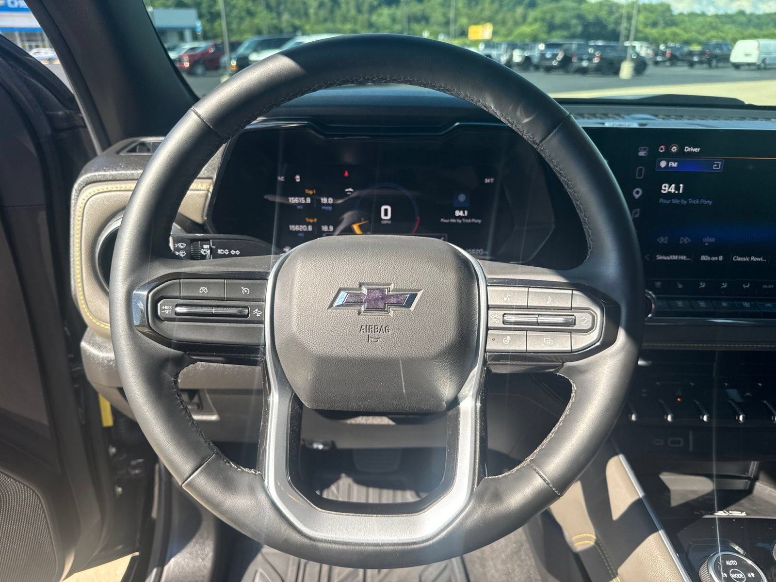 Used 2026 Chevrolet Colorado ZR2 w/ Technology Package AWD/4WD image 25