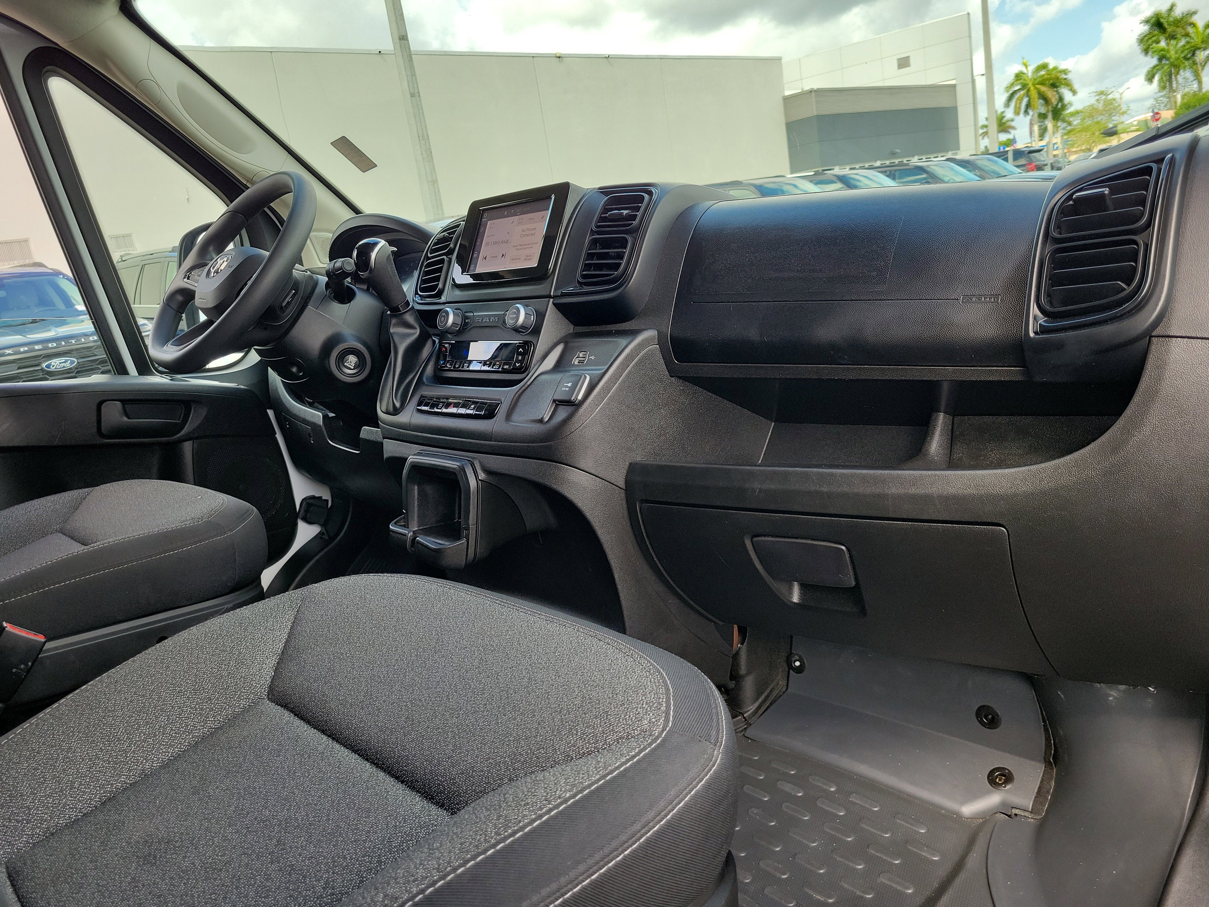Used 2025 RAM ProMaster 2500 w/ U-Haul Equipment Group FWD image 16