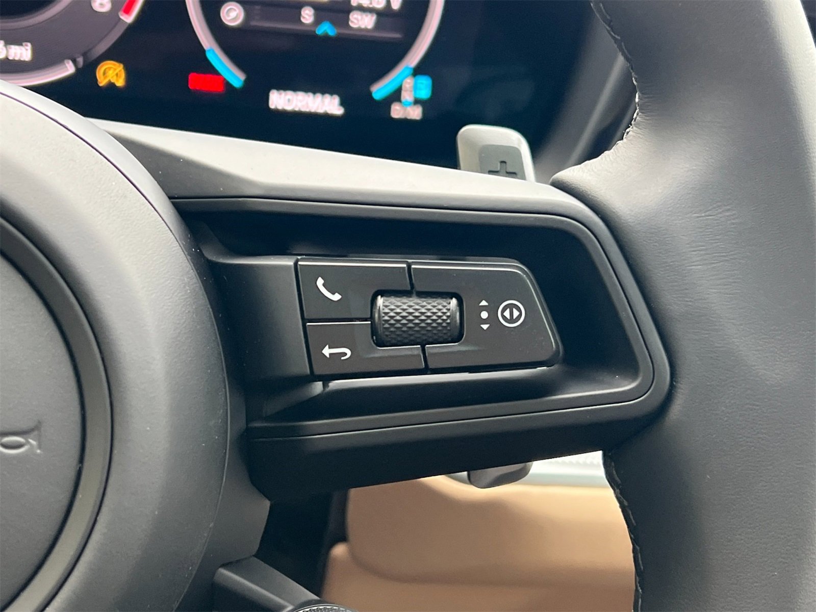 New 2025 Porsche Cayenne Coupe image 30