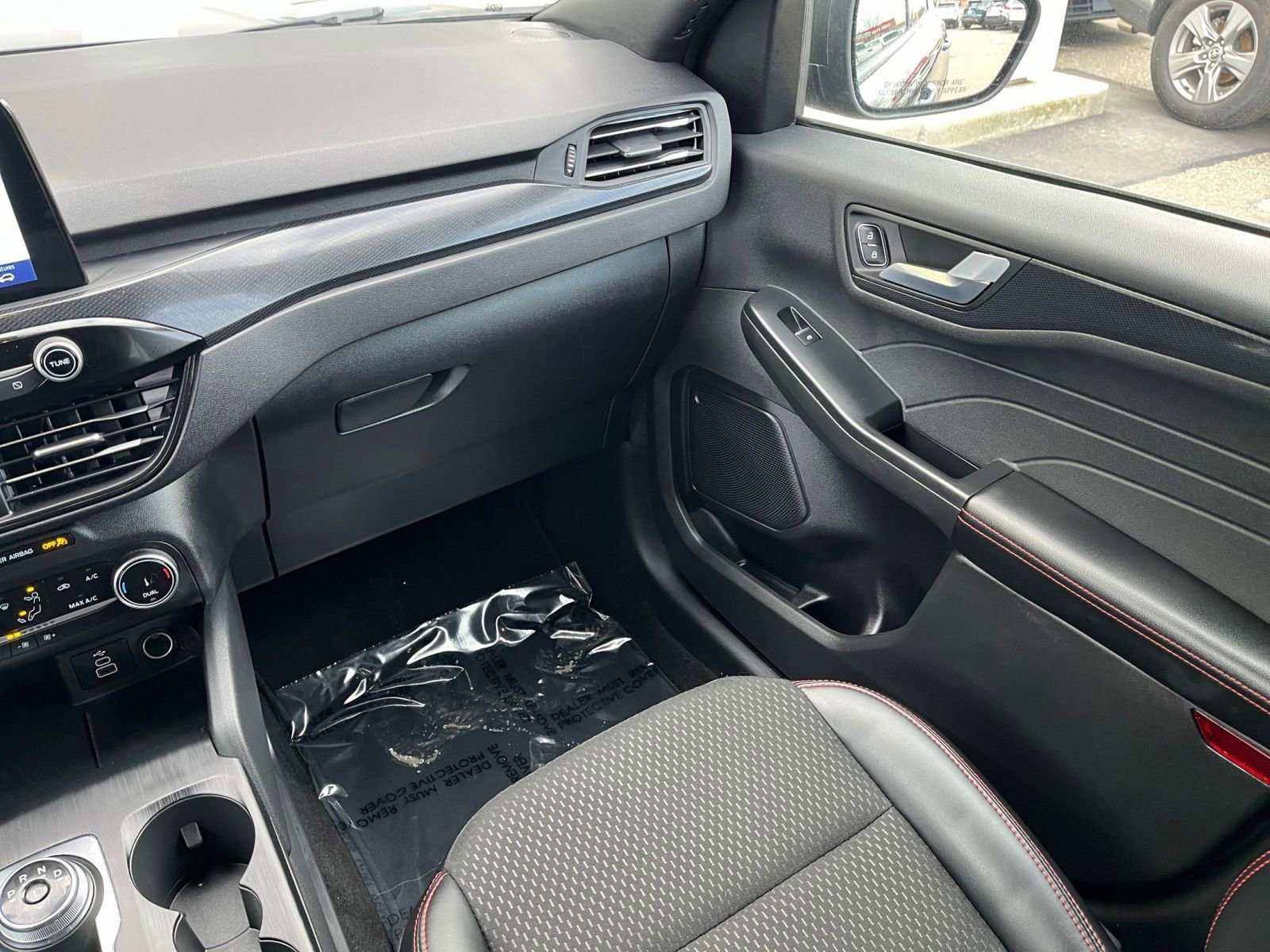 Used 2025 Ford Escape ST-Line image 31