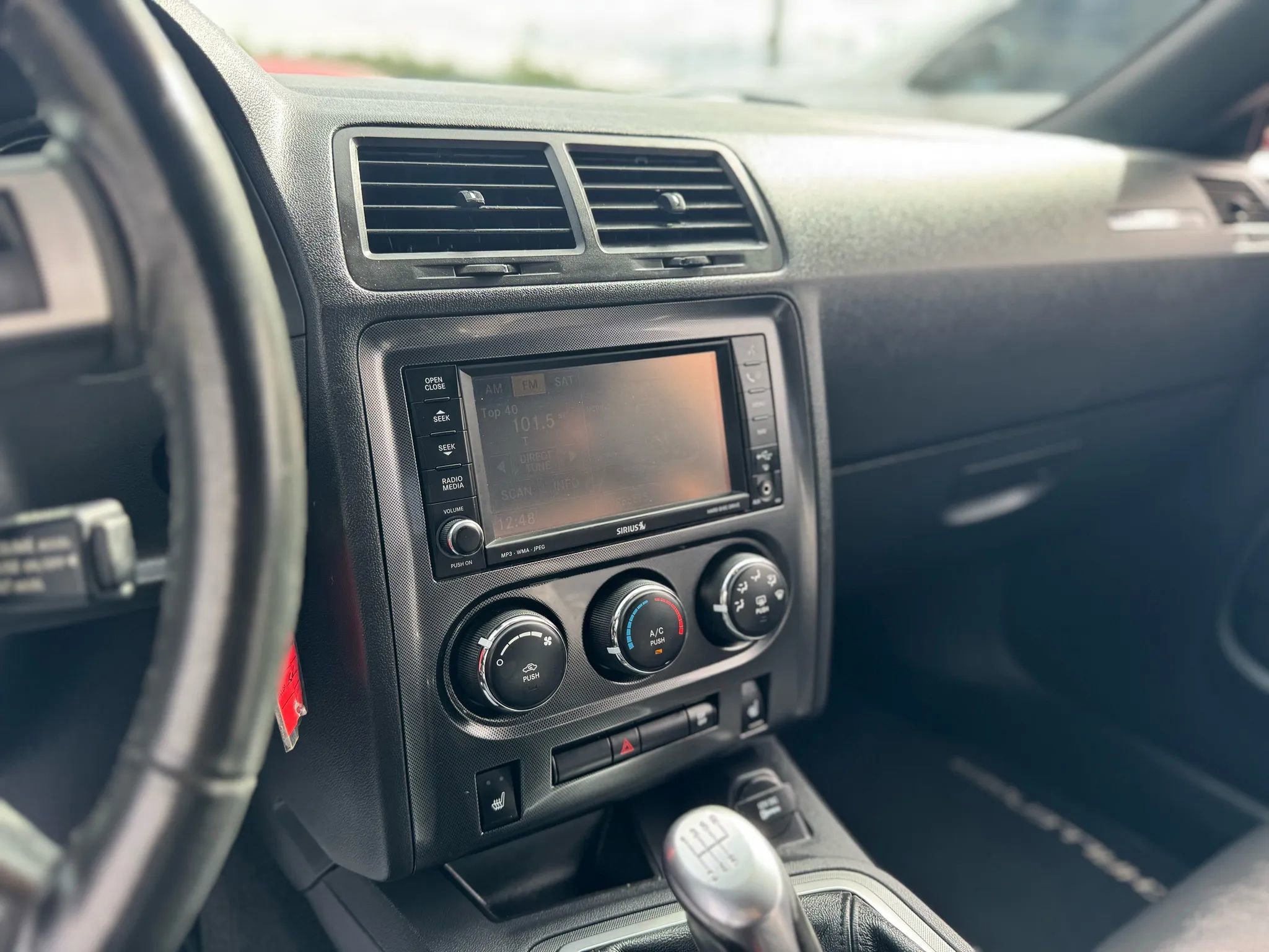 Used 2010 Dodge Challenger R/T image 25