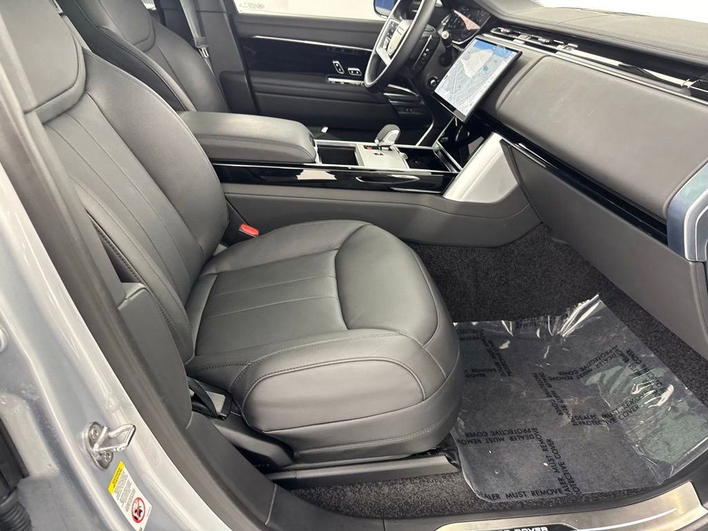 Used 2025 Land Rover Range Rover SE AWD/4WD image 31