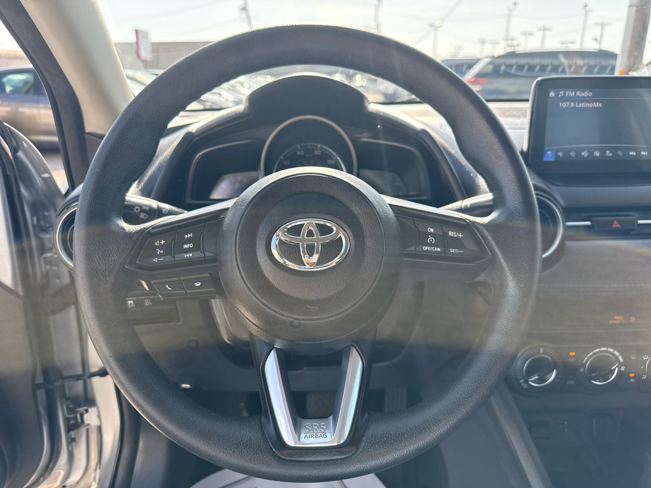 Used 2019 Toyota Yaris Sedan image 15