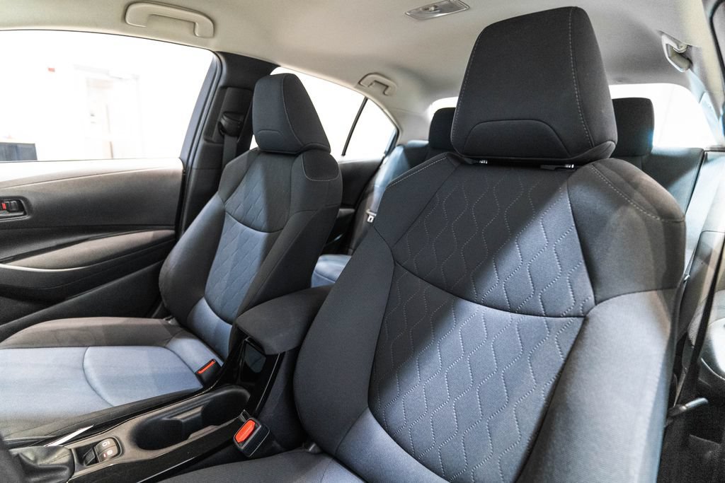 Used 2022 Toyota Corolla LE FWD image 6