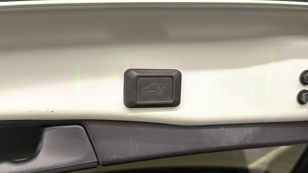 Used 2020 Toyota RAV4 XSE AWD/4WD image 15