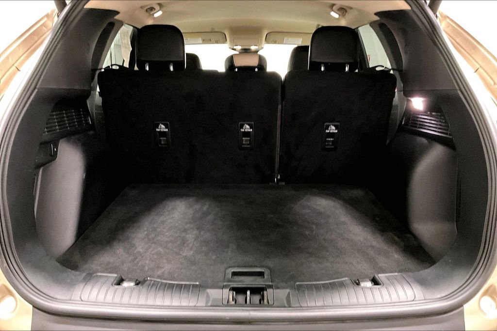 Used 2020 Ford Escape SEL image 7