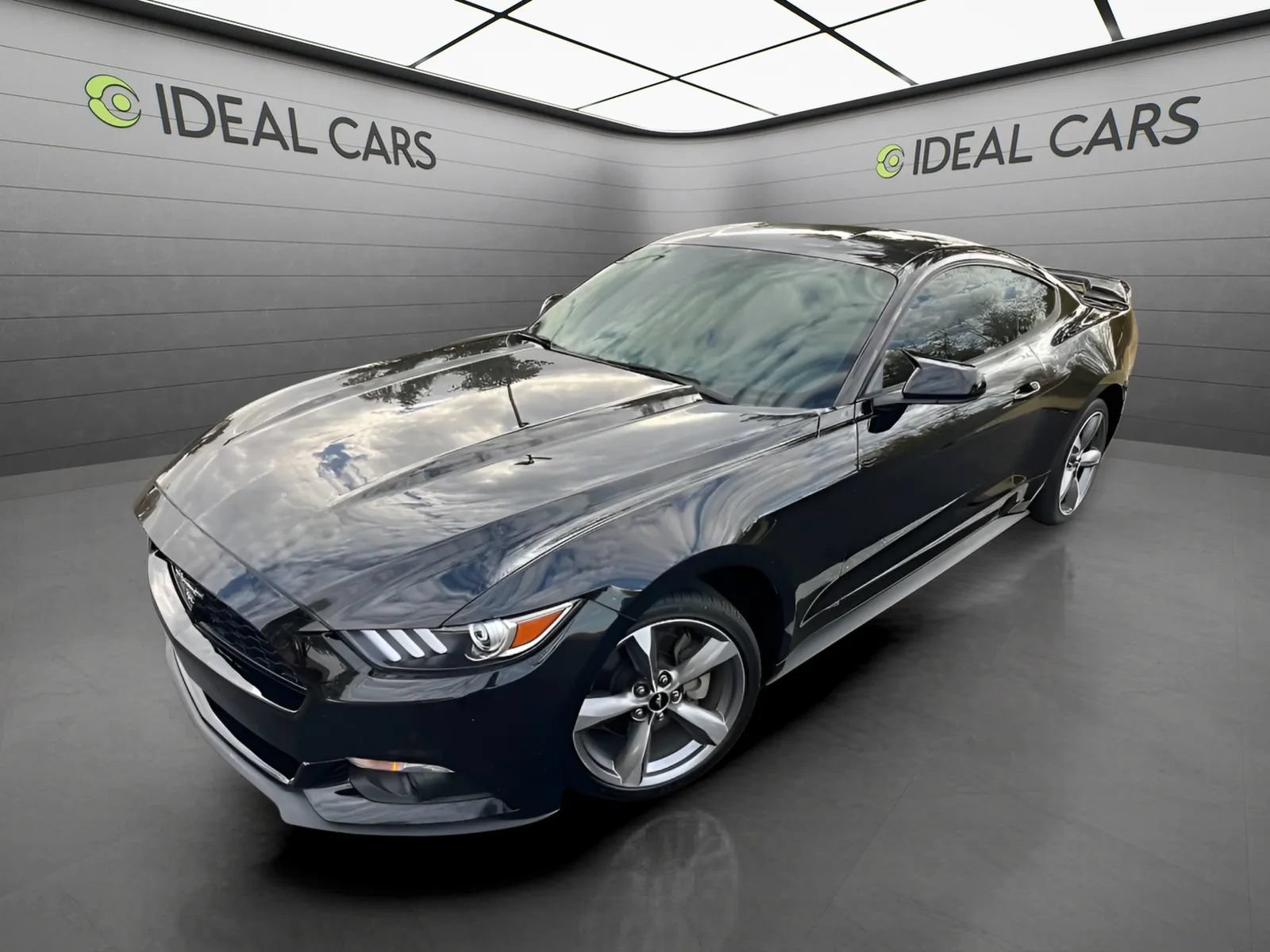 Used 2016 Ford Mustang Coupe RWD image 2