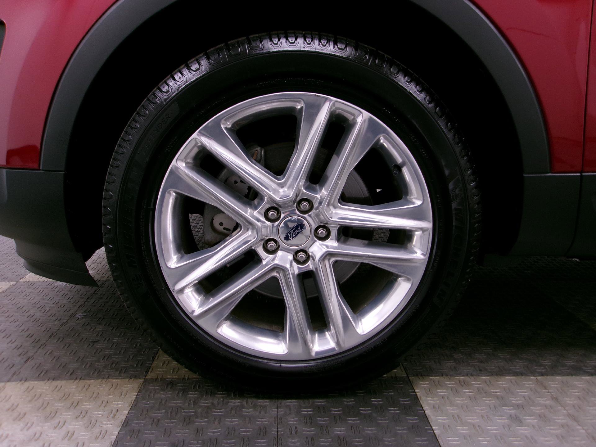 Used 2017 Ford Explorer XLT w/ Equipment Group 202A image 16