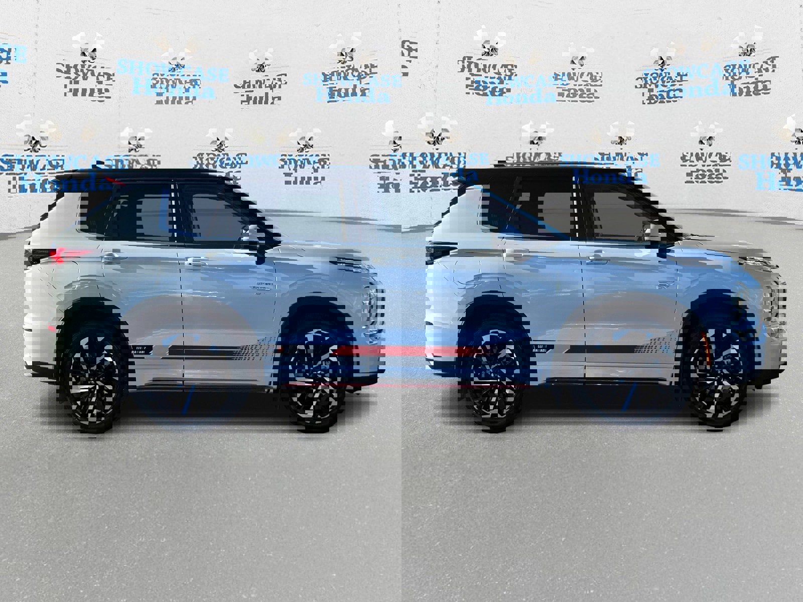 Used 2024 Mitsubishi Outlander 4WD Plug-In Hybrid image 9