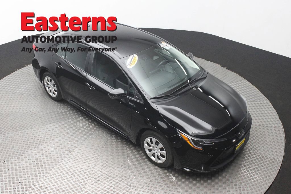 Used 2024 Toyota Corolla LE image 3