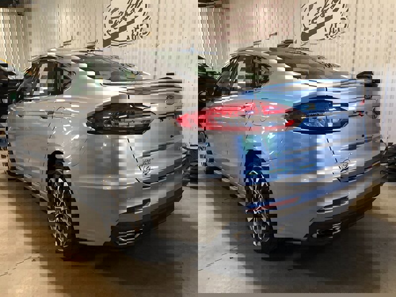 Used 2020 Ford Fusion Titanium image 3