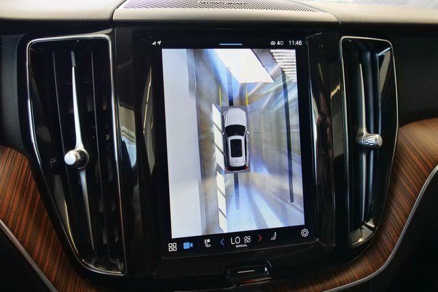 Used 2024 Volvo XC60 B5 Plus image 22