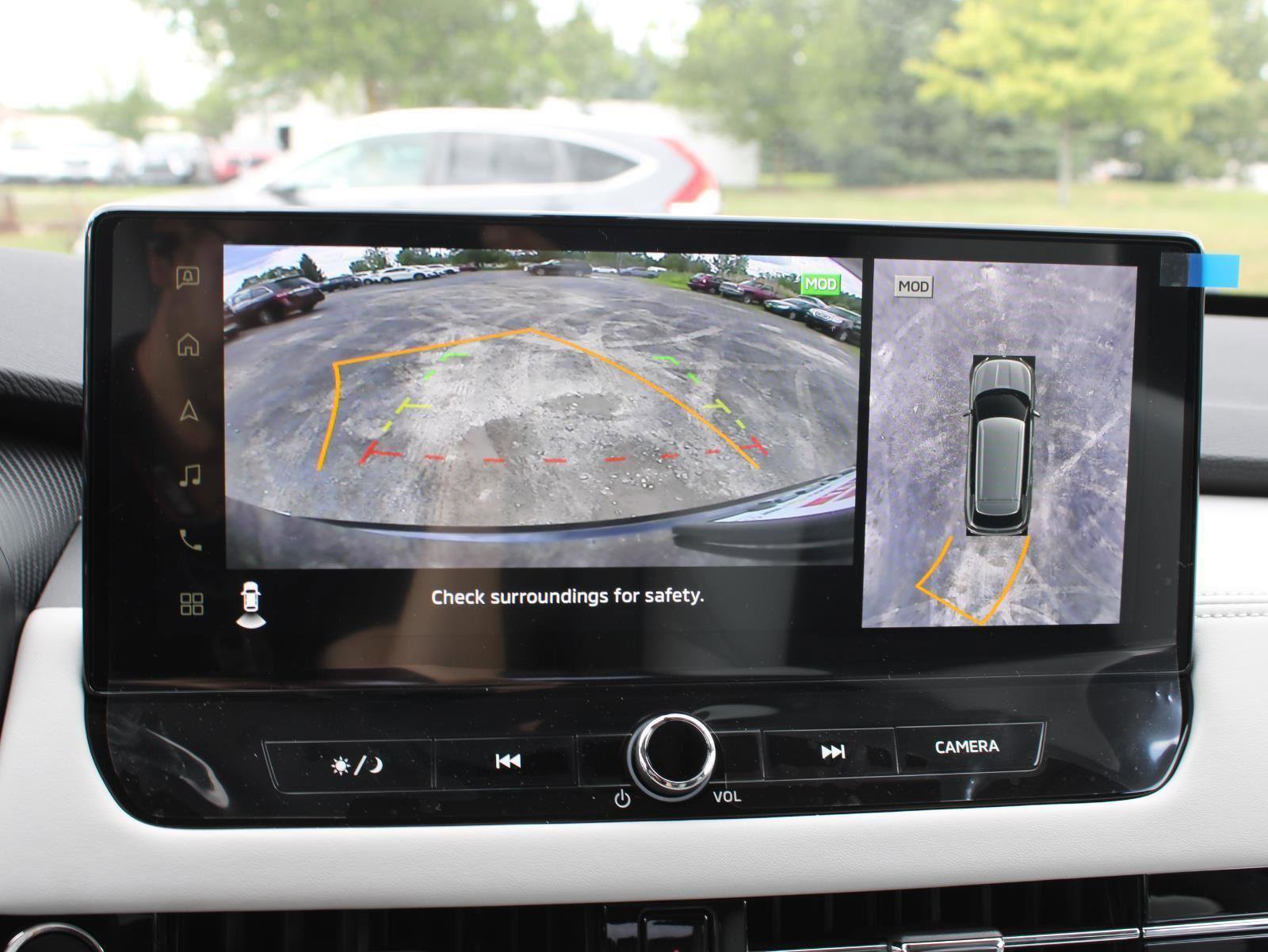 New 2025 Mitsubishi Outlander SE image 28