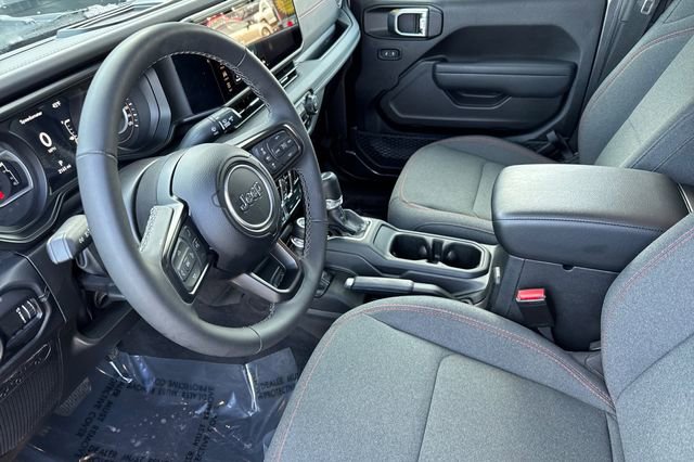 Used 2025 Jeep Gladiator Rubicon w/ Convenience Group image 10