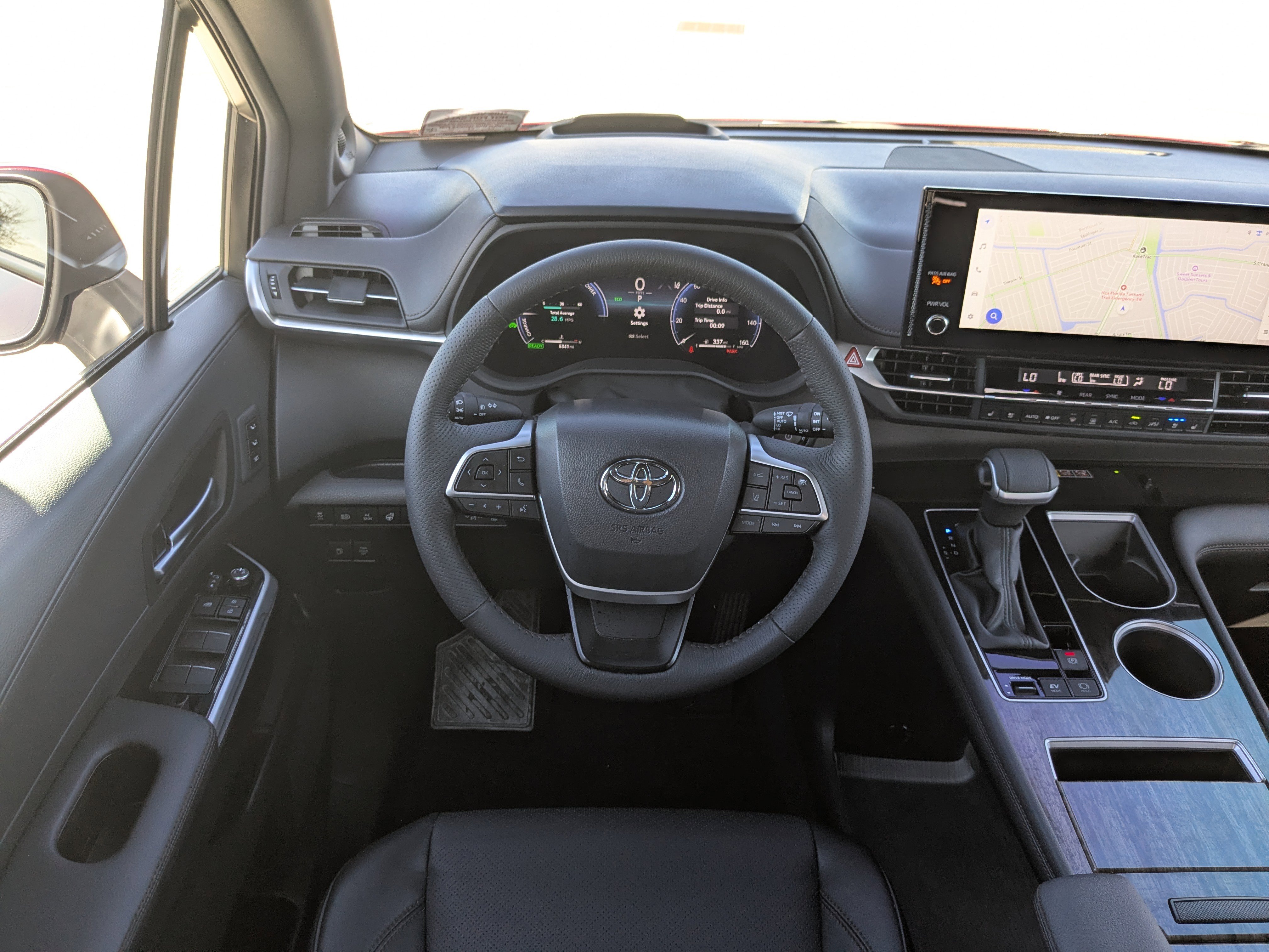 Used 2025 Toyota Sienna Platinum image 25