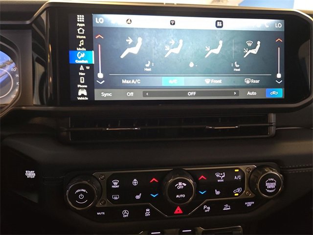 Used 2024 Jeep Gladiator Mojave image 19