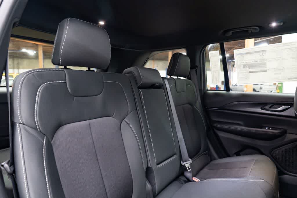 New 2026 Jeep Grand Cherokee Laredo X AWD/4WD image 29