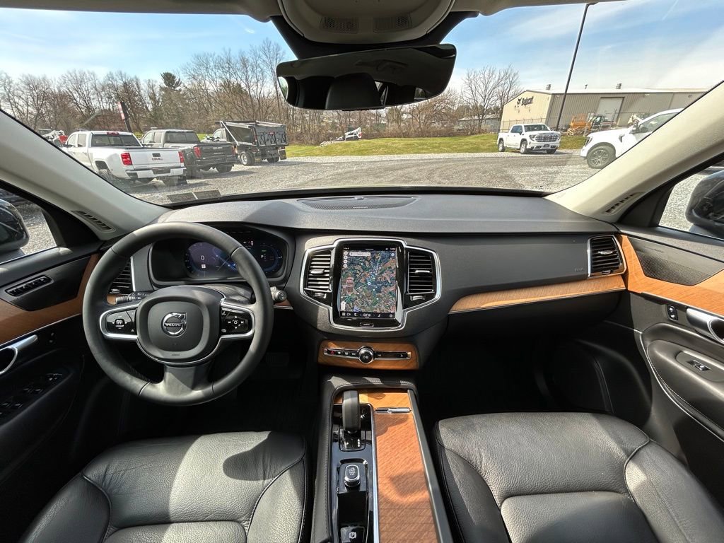 Used 2023 Volvo XC90 T8 Plus w/ Protection Package image 3