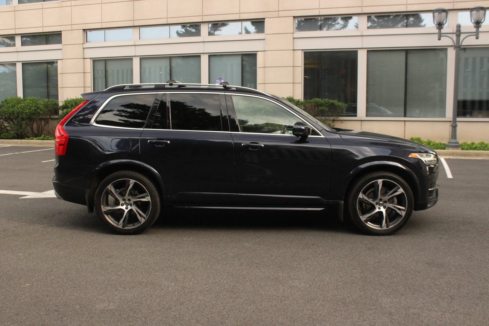 Used 2017 Volvo XC90 T6 Momentum AWD/4WD image 6