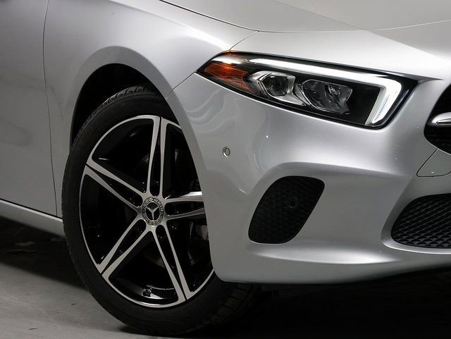 Certified 2022 Mercedes-Benz A 220 4MATIC image 5