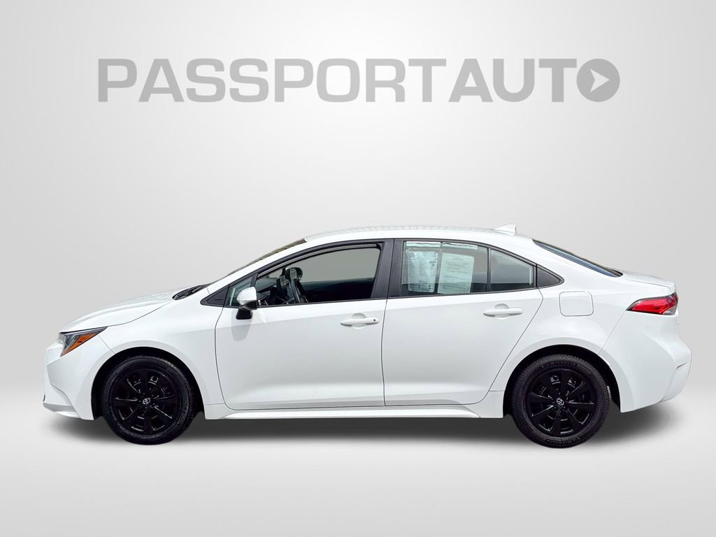 Used 2024 Toyota Corolla LE FWD image 2