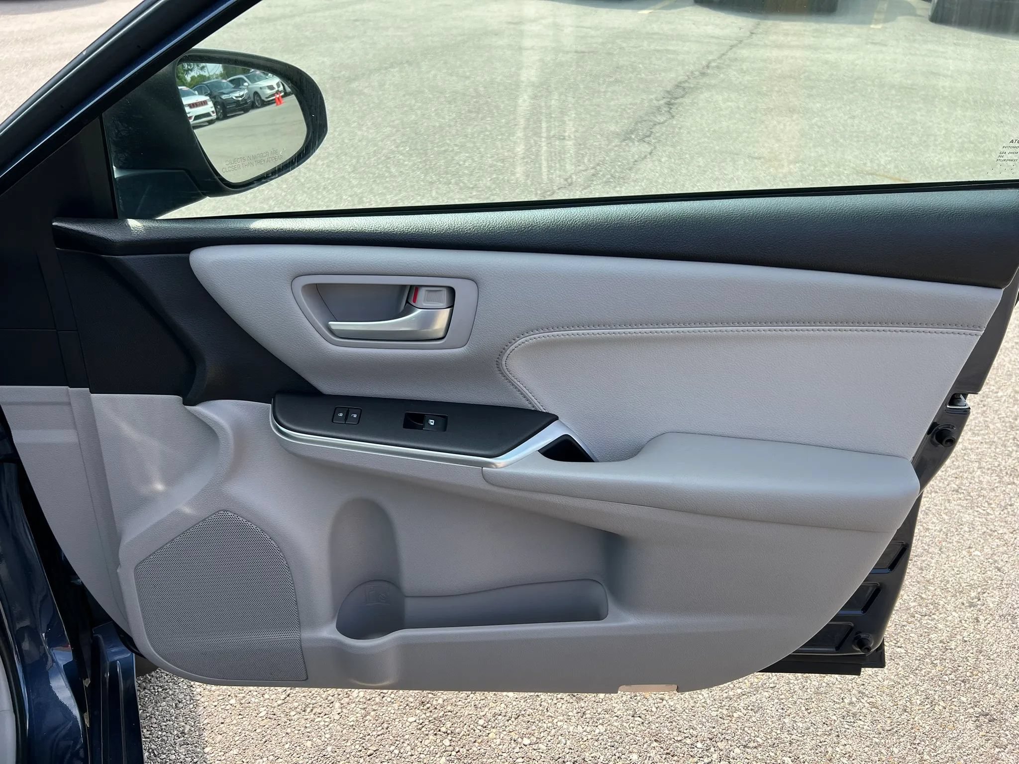 Used 2016 Toyota Camry XLE w/ Protection Package (Q2) FWD image 24
