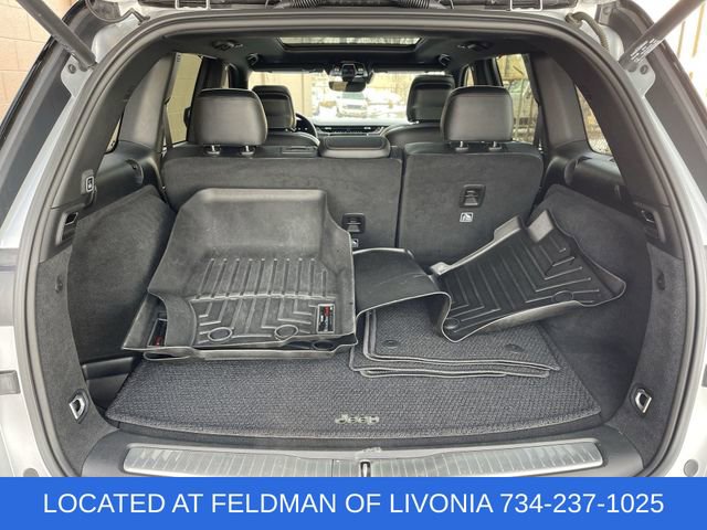 Used 2023 Jeep Grand Cherokee Summit w/ Luxury Tech Group V image 27