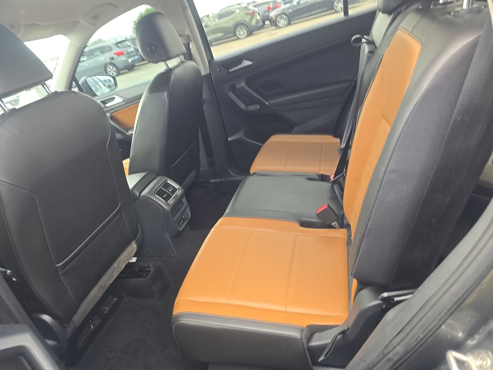Used 2018 Volkswagen Tiguan SE AWD/4WD image 14