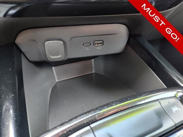 Certified 2024 Chevrolet Trax LT w/ LT Convenience Package image 19